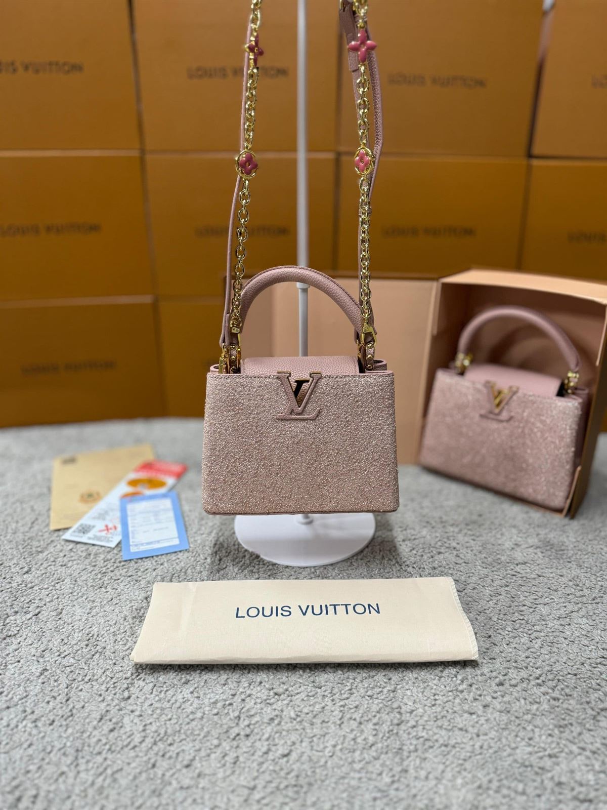 Bolsito Louis Vuitton 24/25 - Imagen 1