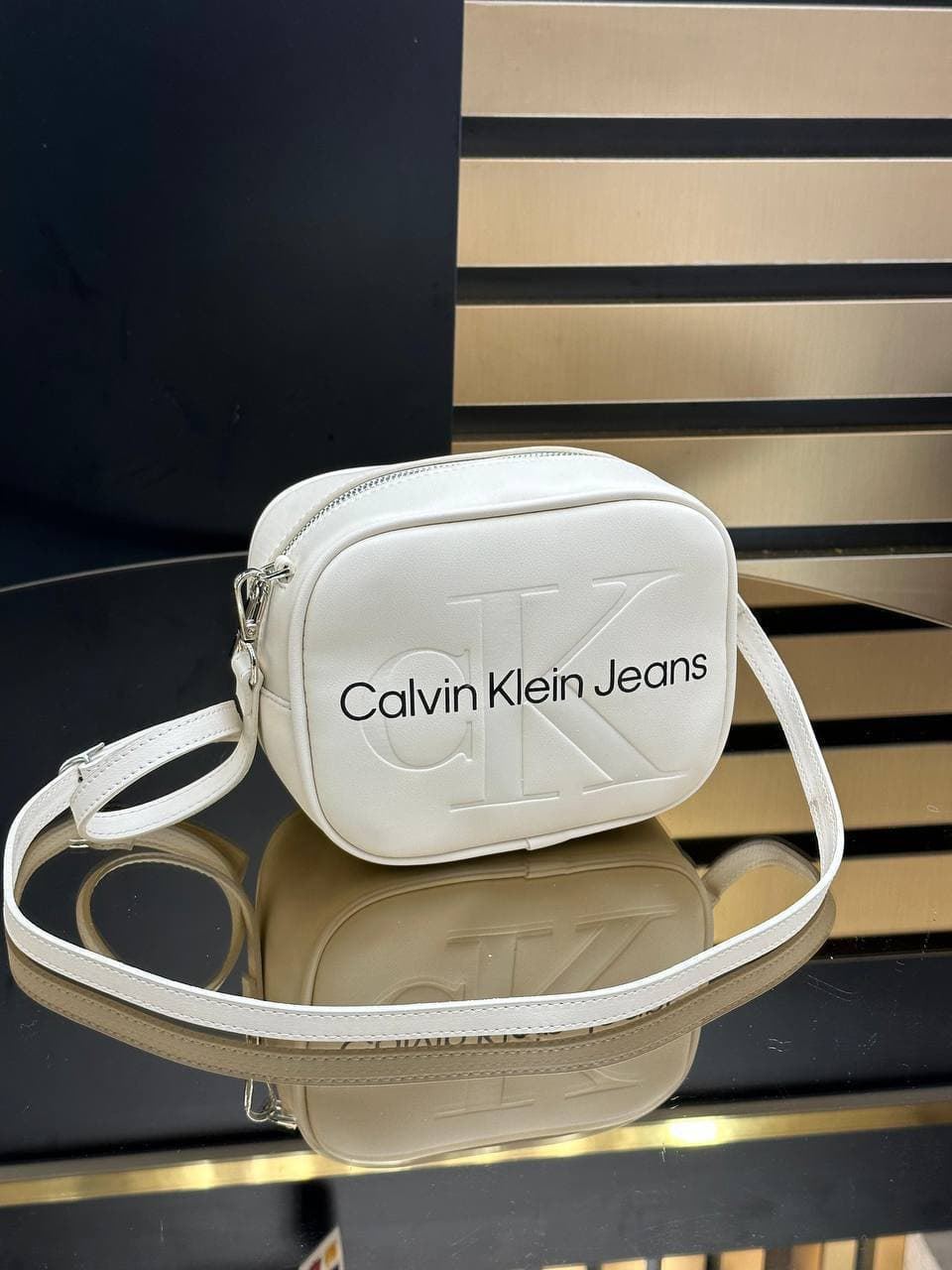 Bolso Calvin Klein relieve - Imagen 3