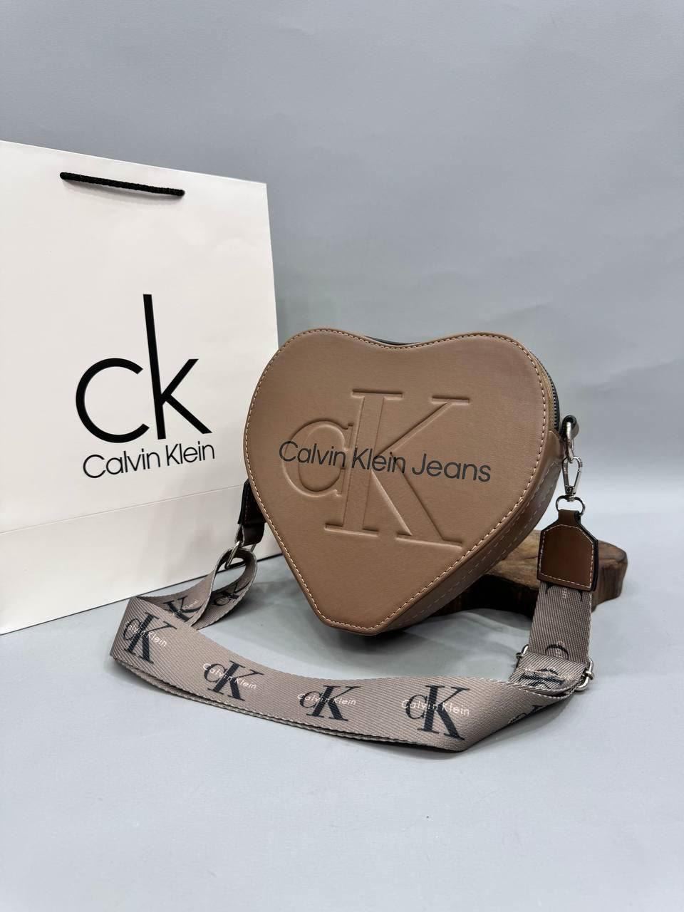 Bolso corazón Calvin Klein - Imagen 7