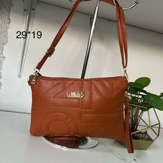 Bolso de mano Guess acolchado - Imagen 2