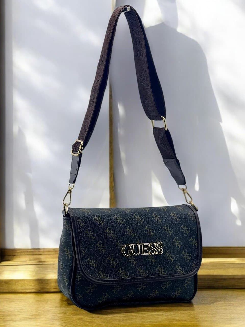 Bolso Guess estampado - Imagen 3