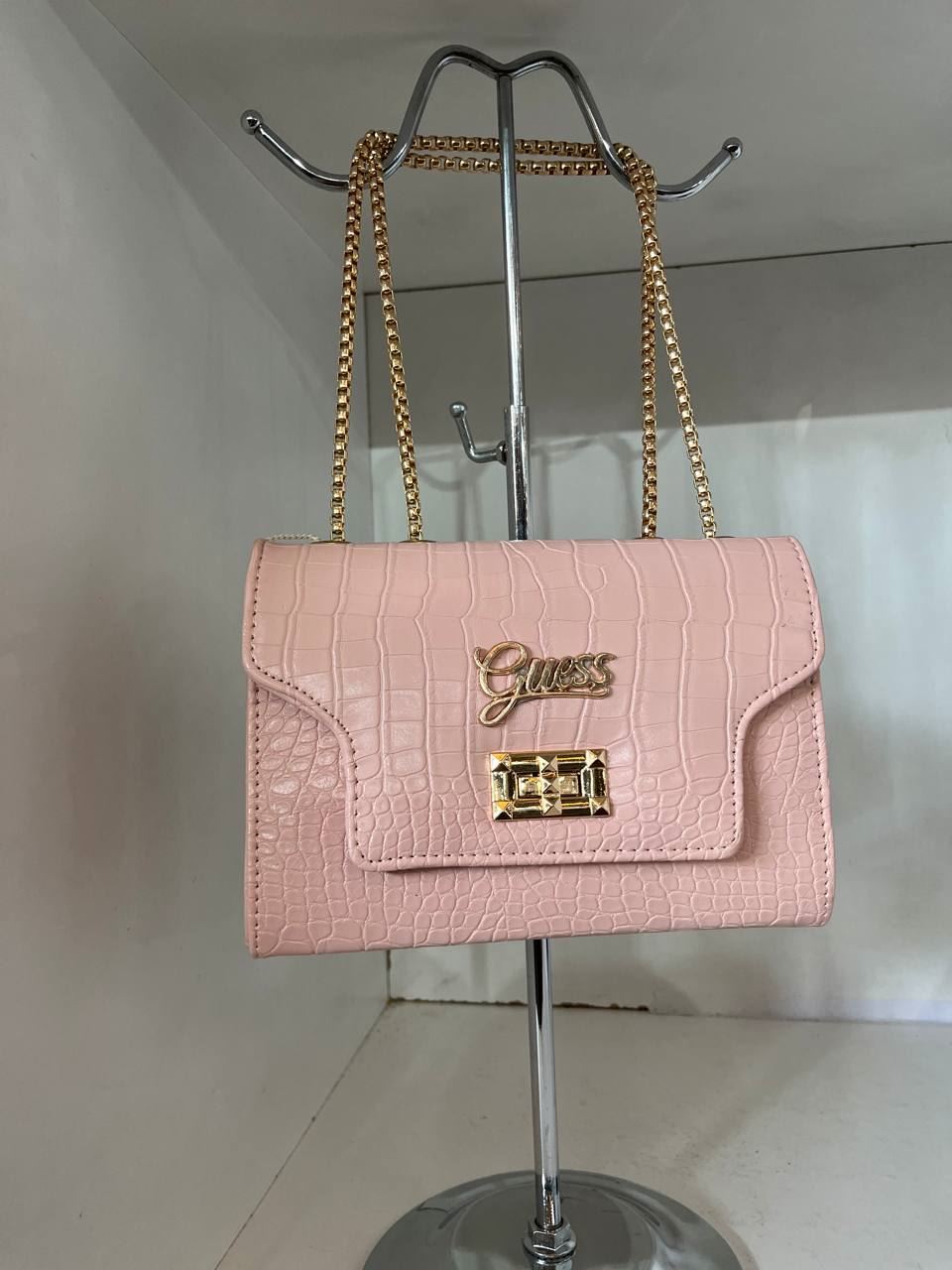 Bolso Guess piel cocodrilo - Imagen 5