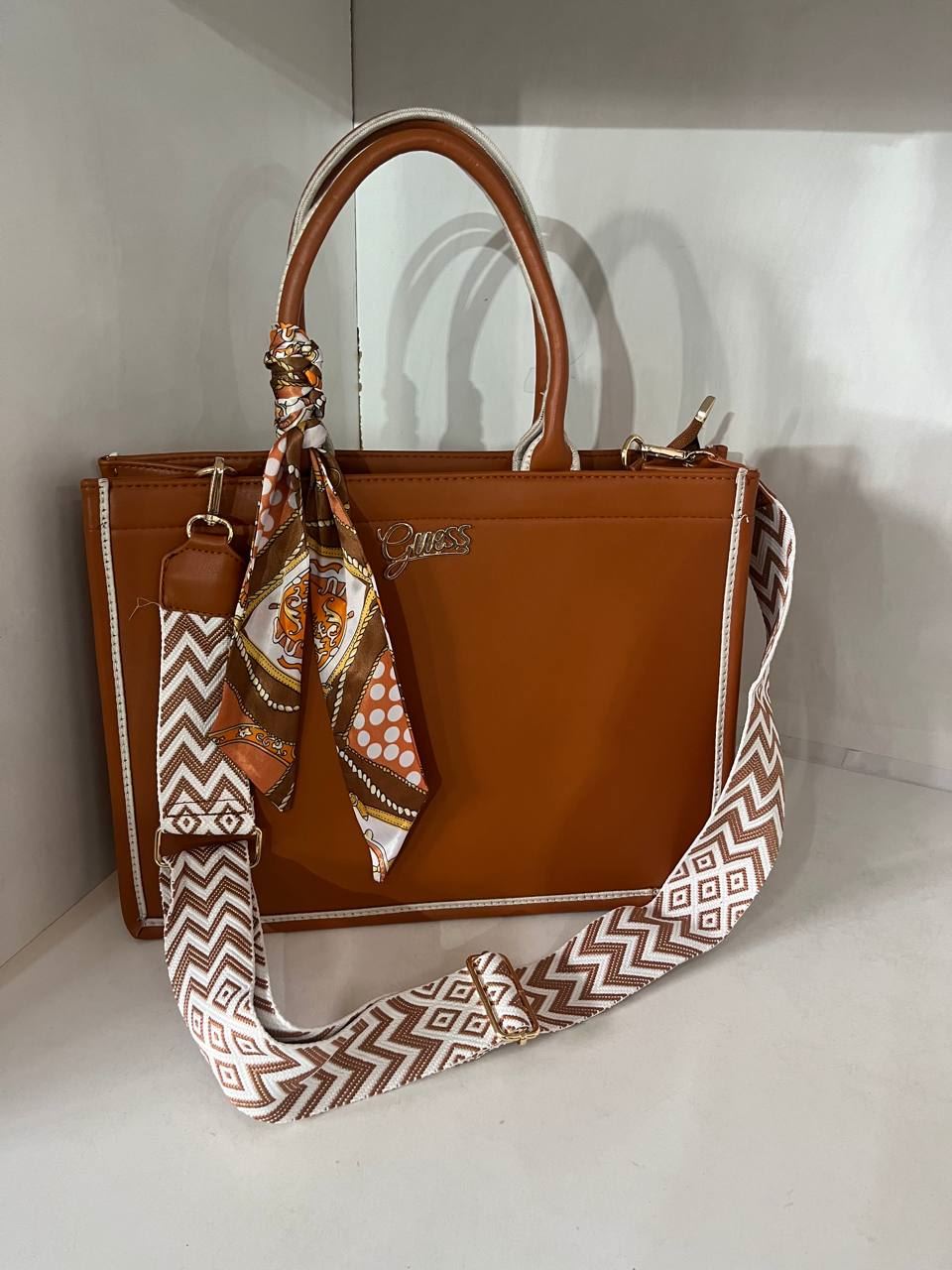 Bolso Guess - Imagen 1