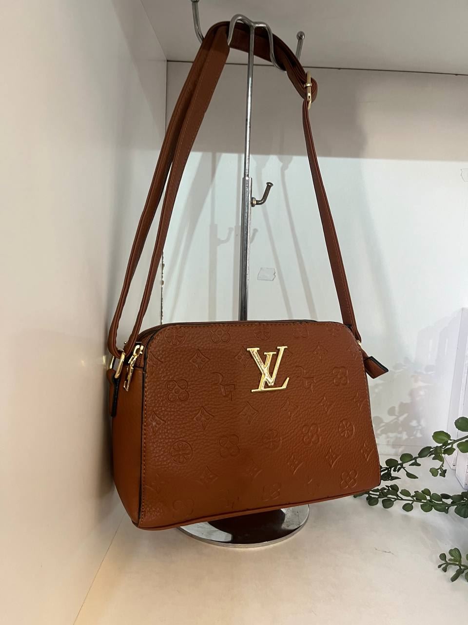 Bolso Louis Vuitton estampado - Imagen 5