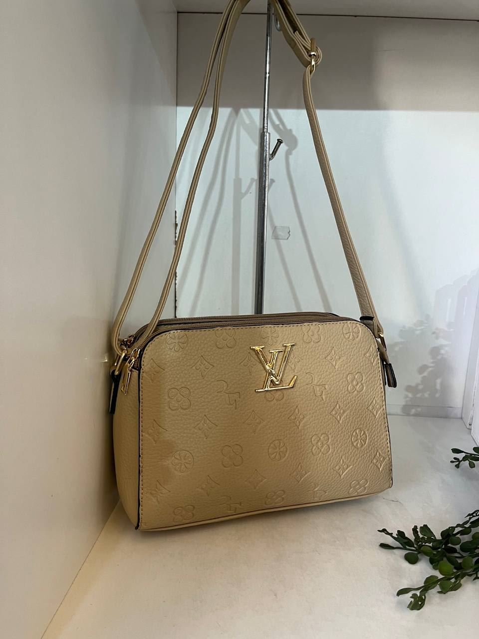 Bolso Louis Vuitton estampado - Imagen 6