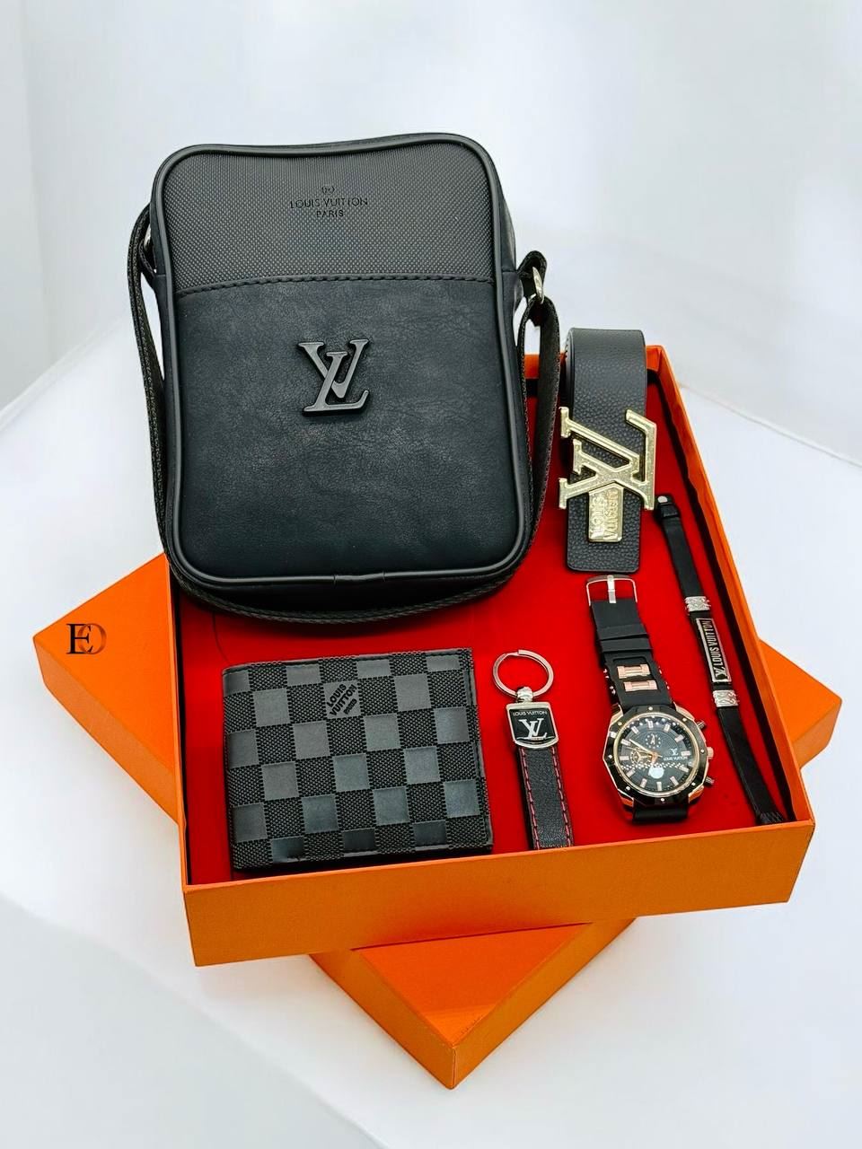 Caja complementos Louis Vuitton para chico - Imagen 2