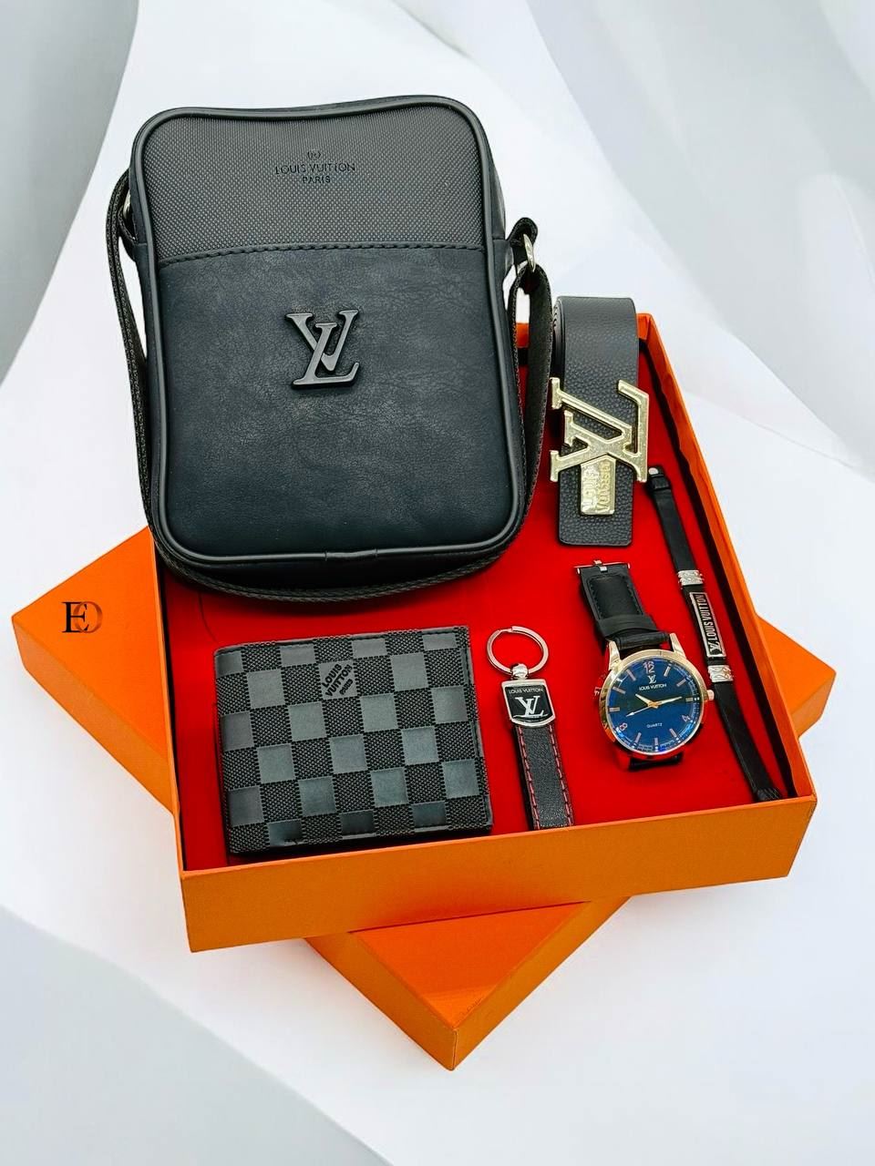 Caja complementos Louis Vuitton para chico - Imagen 3