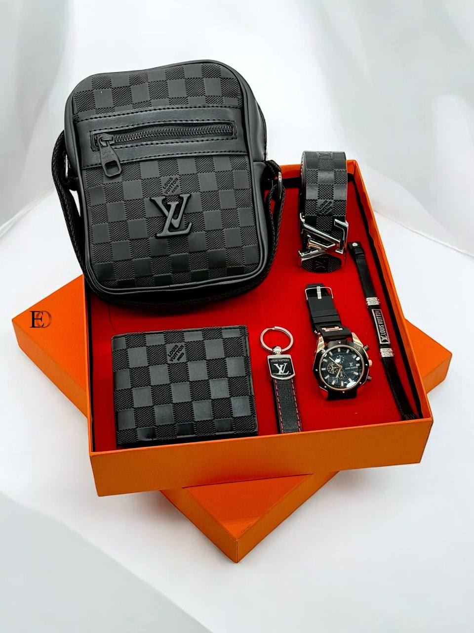 Caja complementos Louis Vuitton para chico - Imagen 5