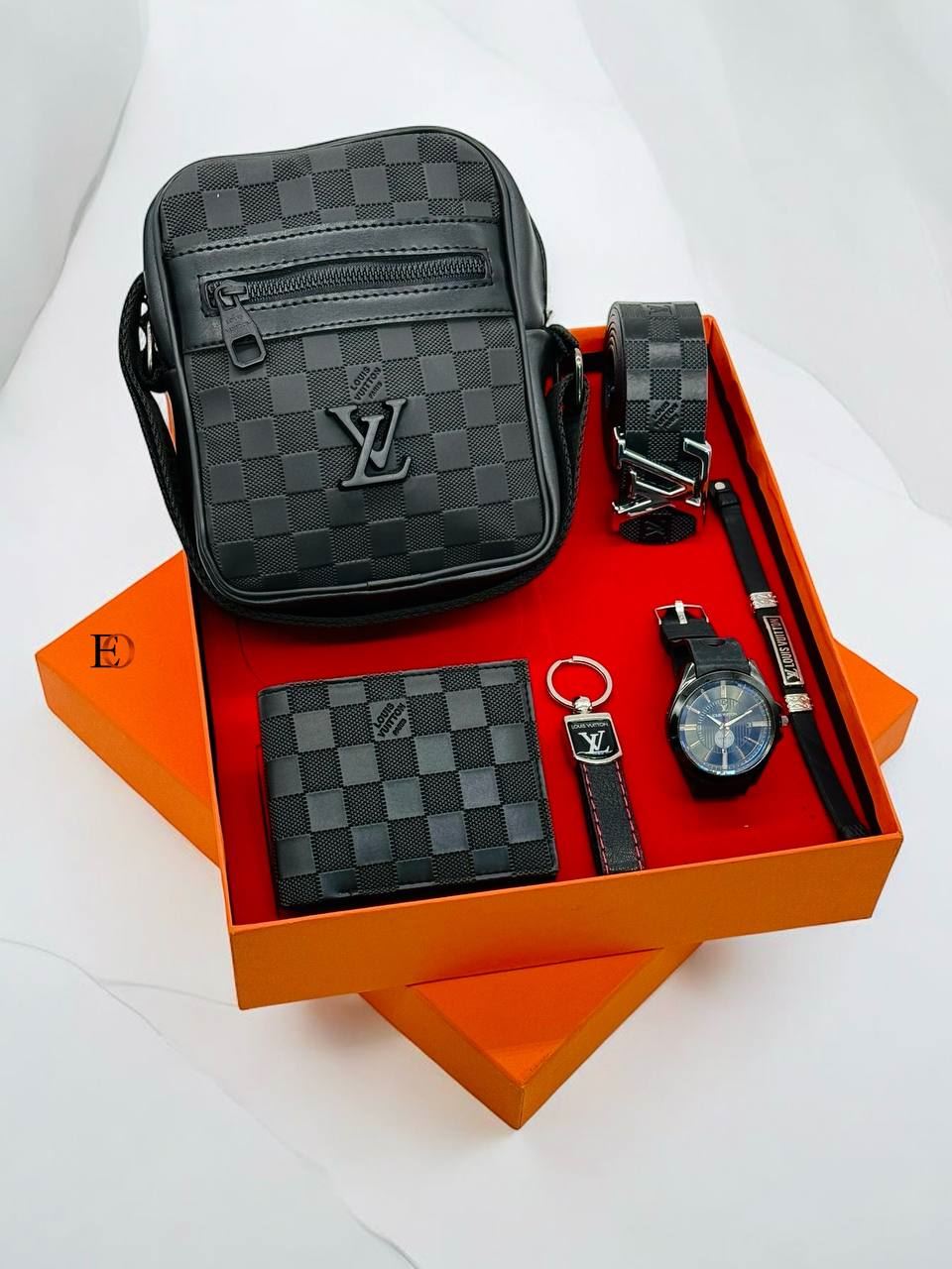 Caja complementos Louis Vuitton para chico - Imagen 6