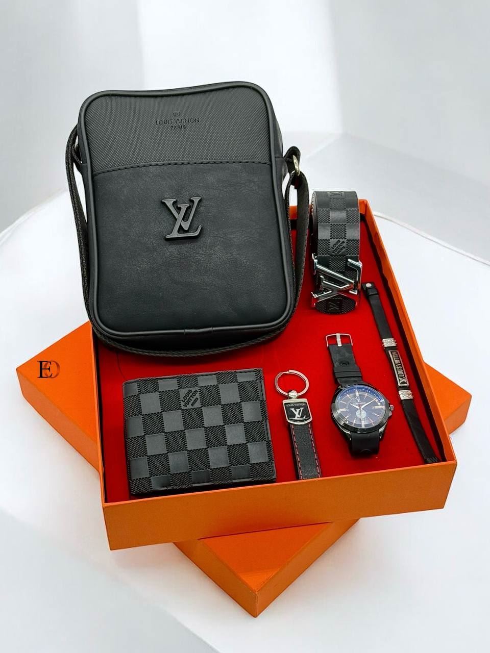 Caja complementos Louis Vuitton para chico - Imagen 7