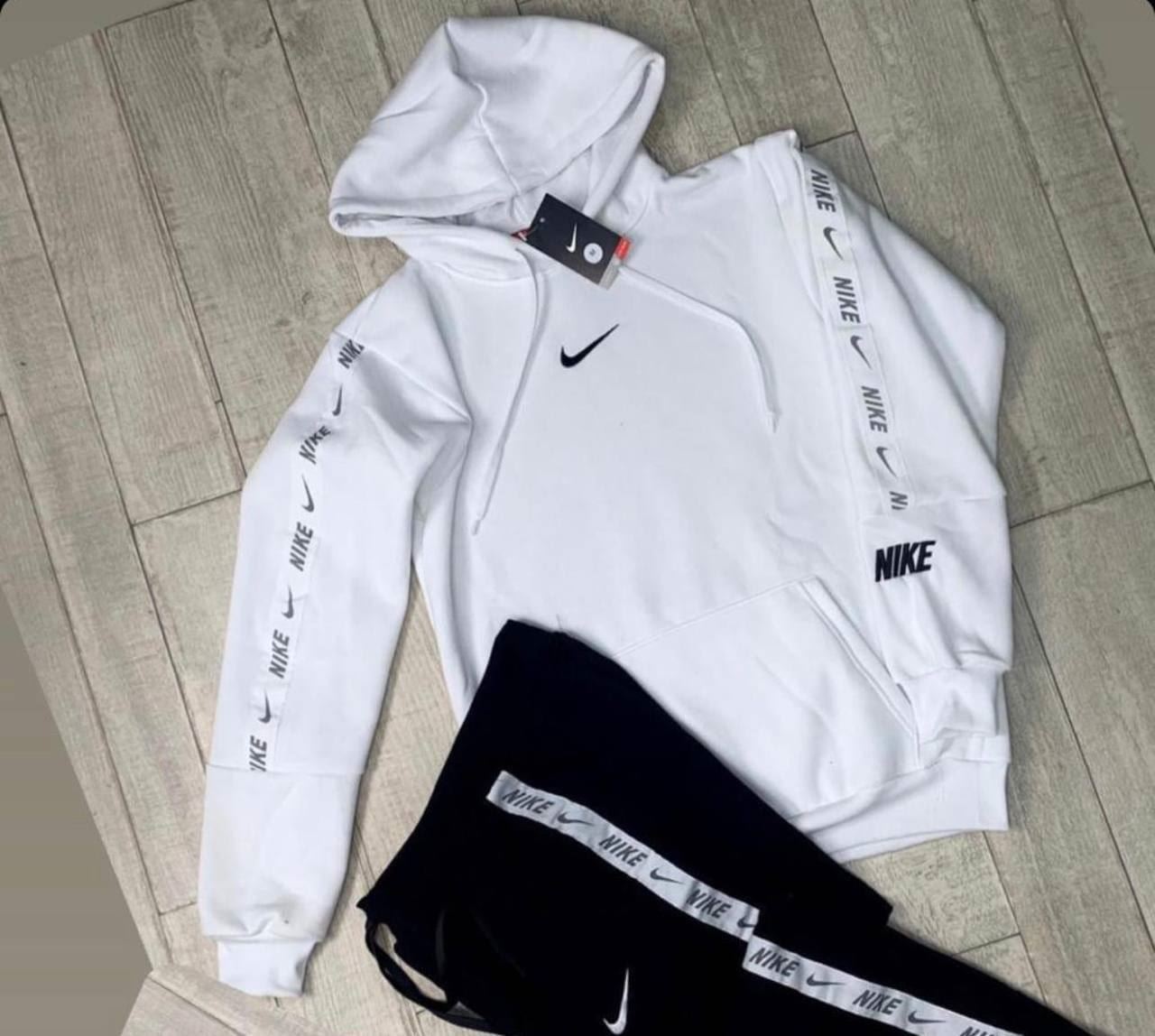 Chándal Nike bordado de hombre y mujer - Imagen 2