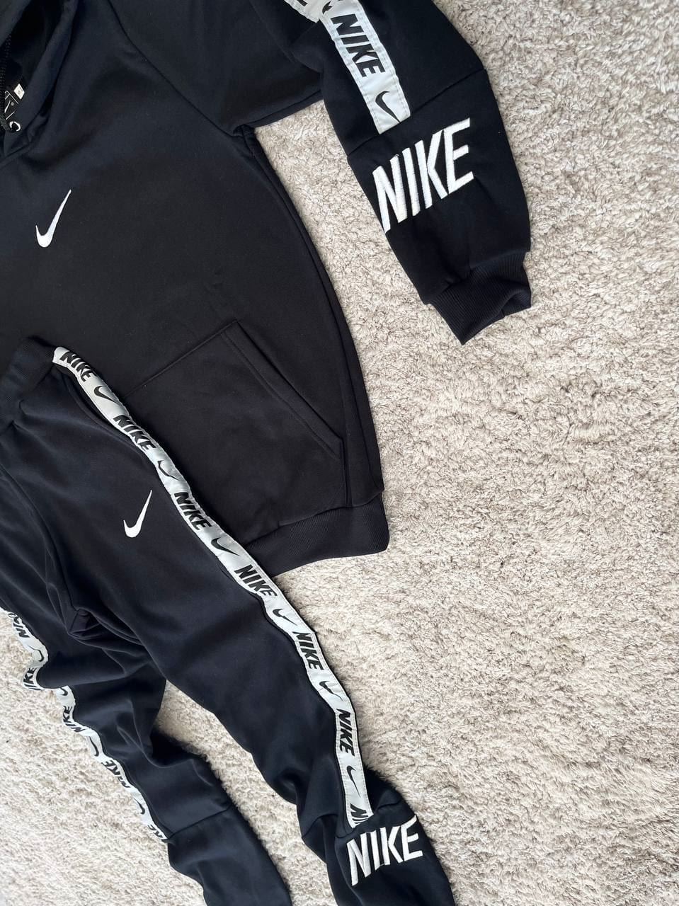 Chándal Nike bordado de hombre y mujer - Imagen 4