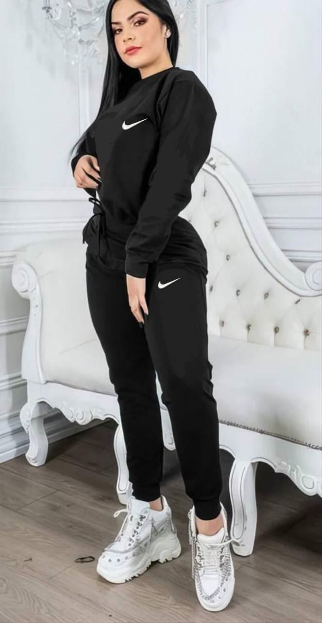 Chandal negro nike mujer on sale