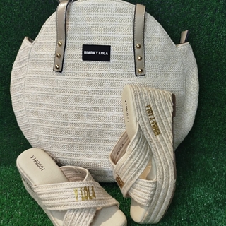 Combo de bolso y sandalias cruzadas Bimba y Lola - Imagen 2