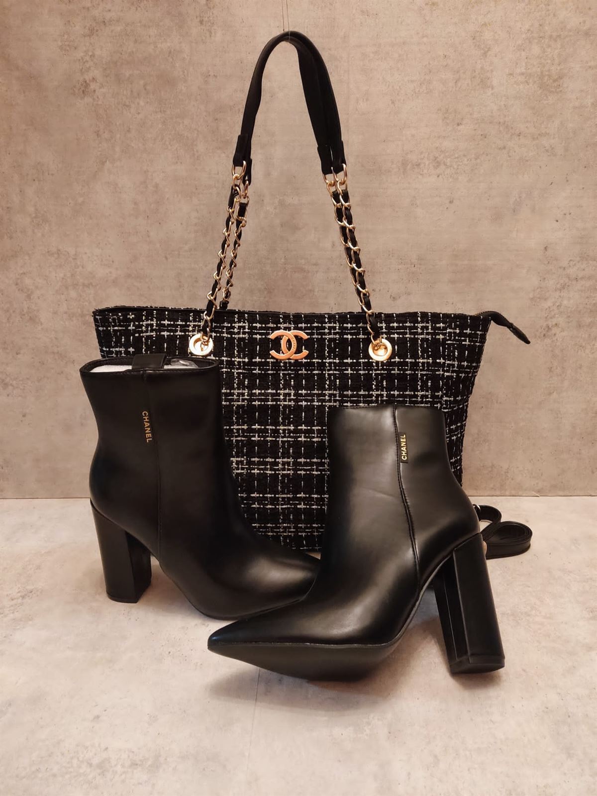 Conjunto botas y bolso Chanel - Imagen 2