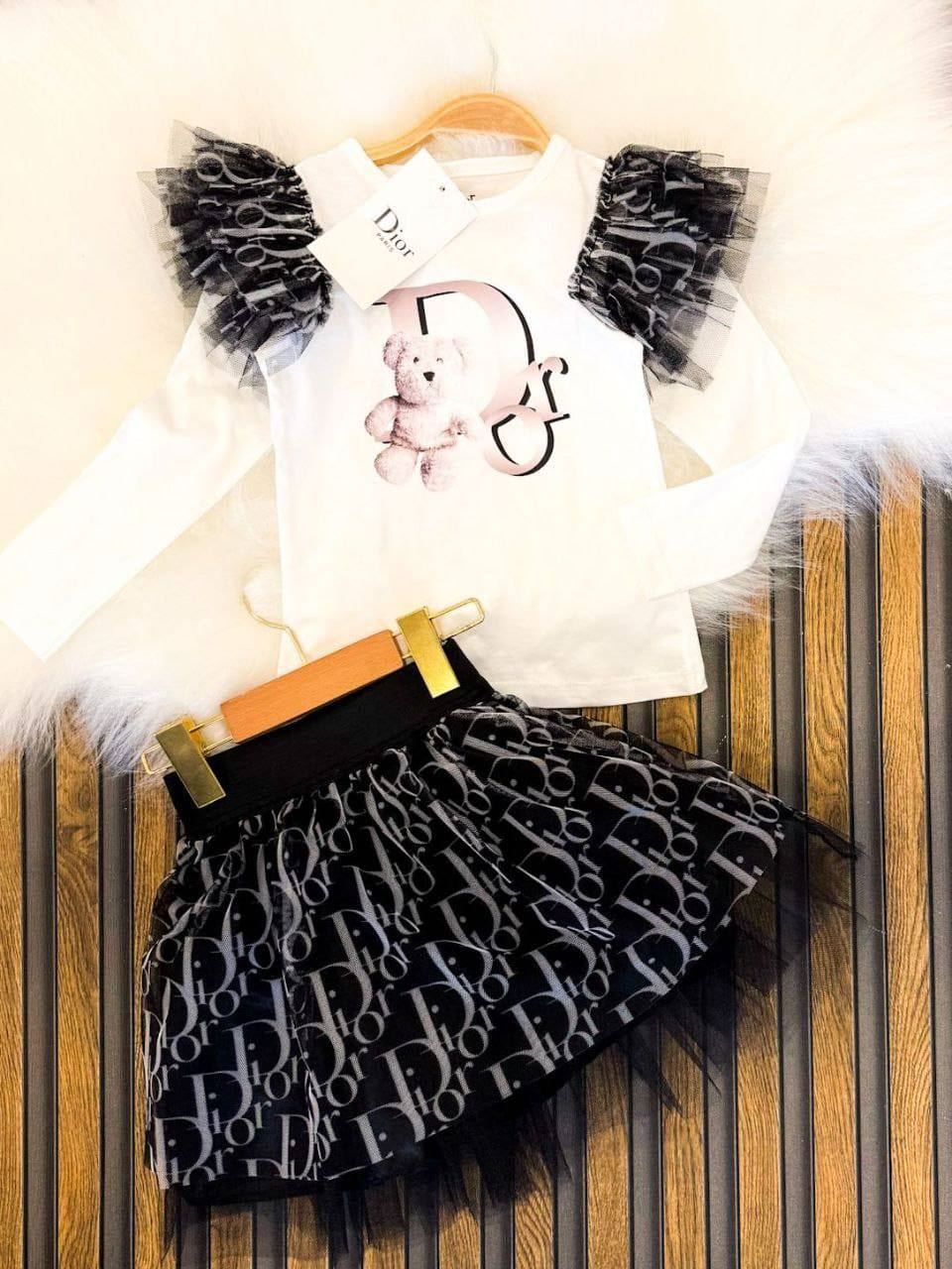 Conjunto camiseta manga larga y falda Dior - Imagen 1