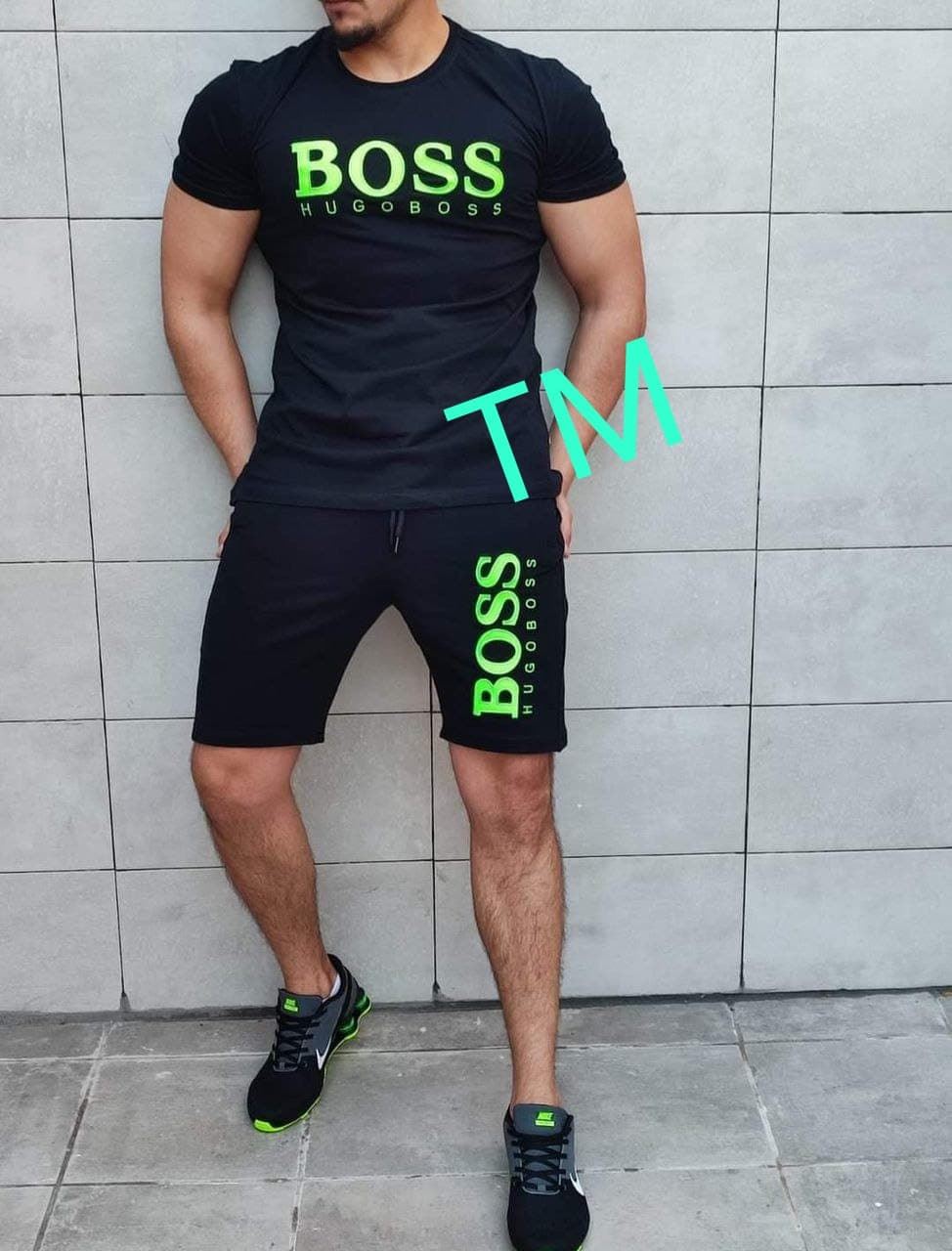 Conjunto camiseta y pantalón corto Hugo Boss - Imagen 1