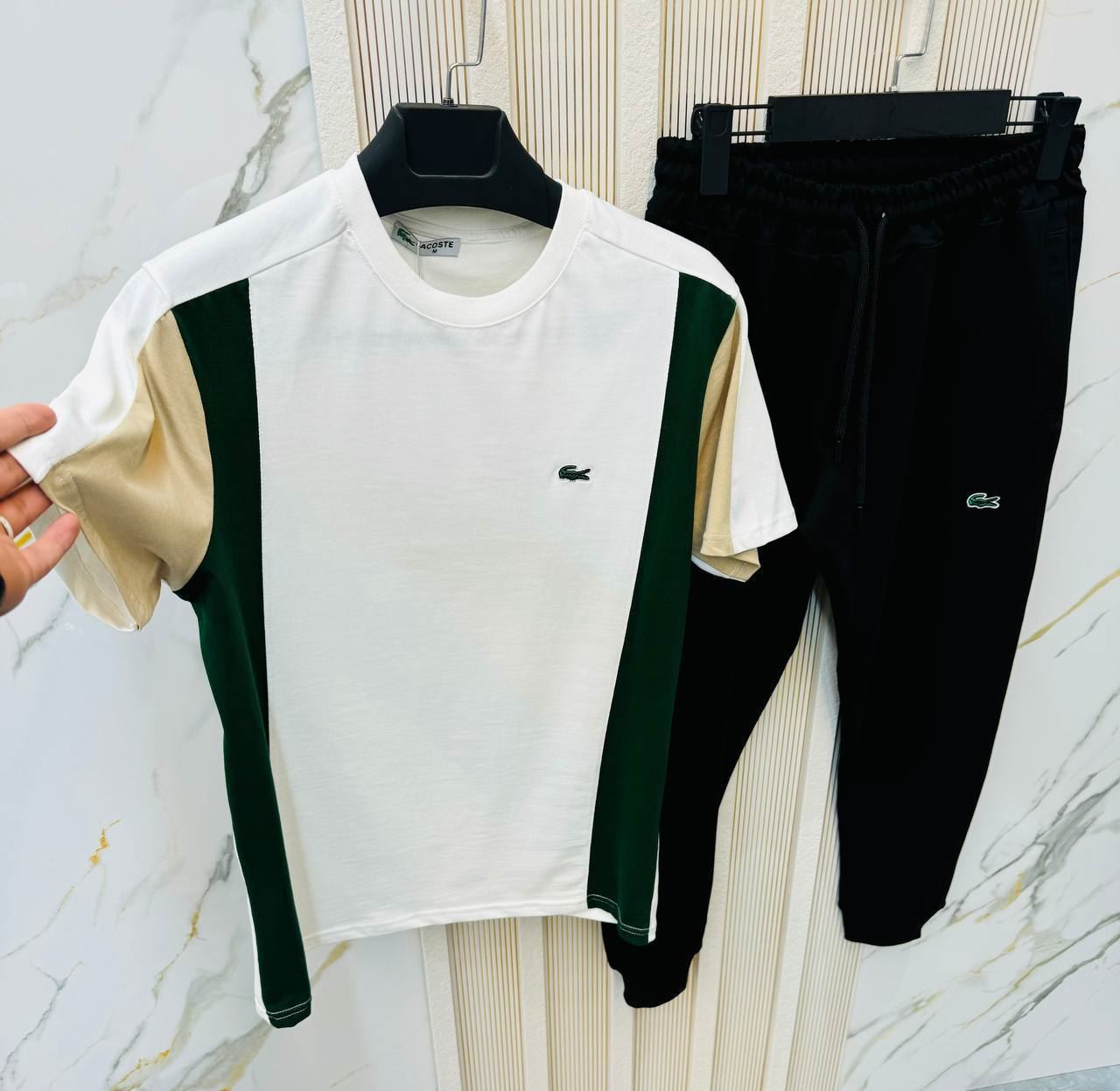 Conjunto camiseta y pantalón Lacoste - Imagen 1