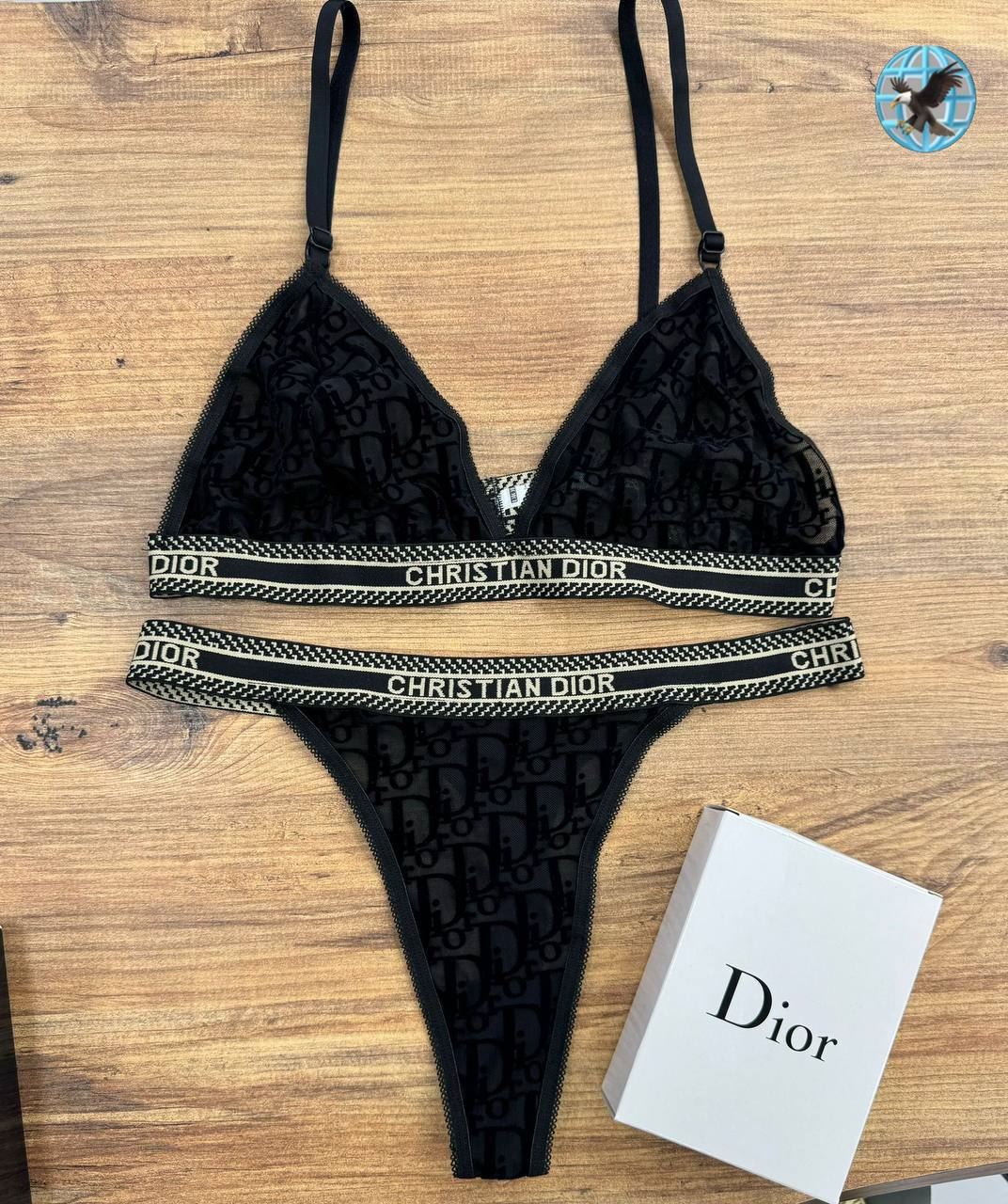 Conjunto de sujetador y tanga Dior - Imagen 1