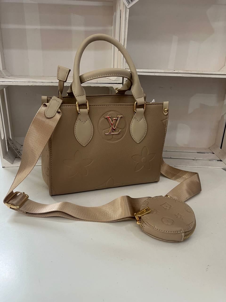 Conjunto de tres piezas Louis Vuitton - Imagen 5