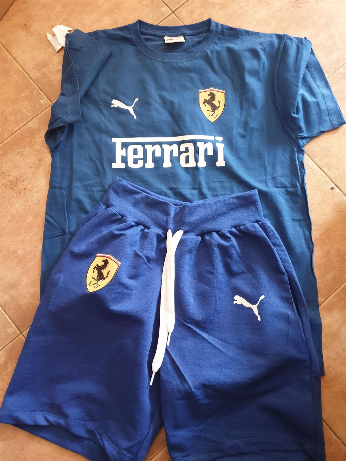 Conjunto Ferrari de verano - Imagen 1