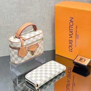 Conjunto neceser y cartera Louis Vuitton - Imagen 1