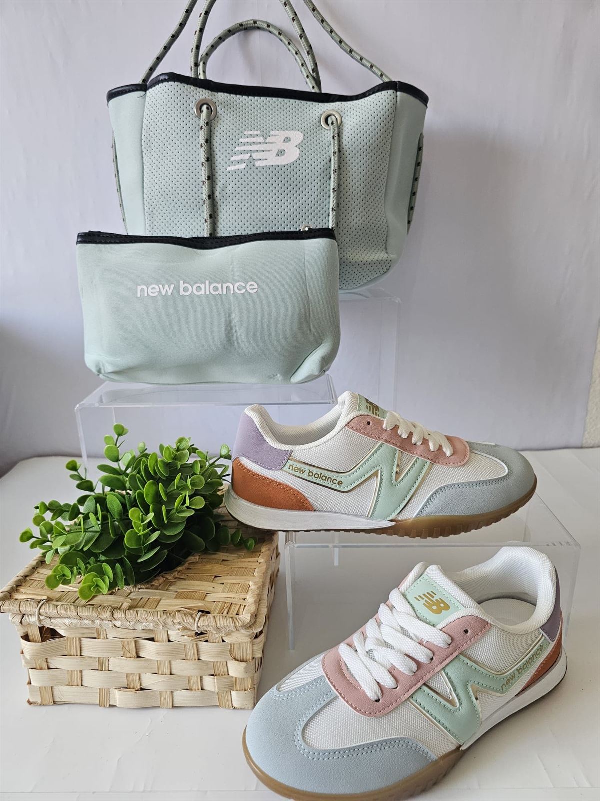 Conjunto New Balance zapatillas y bolso a juego - Imagen 1