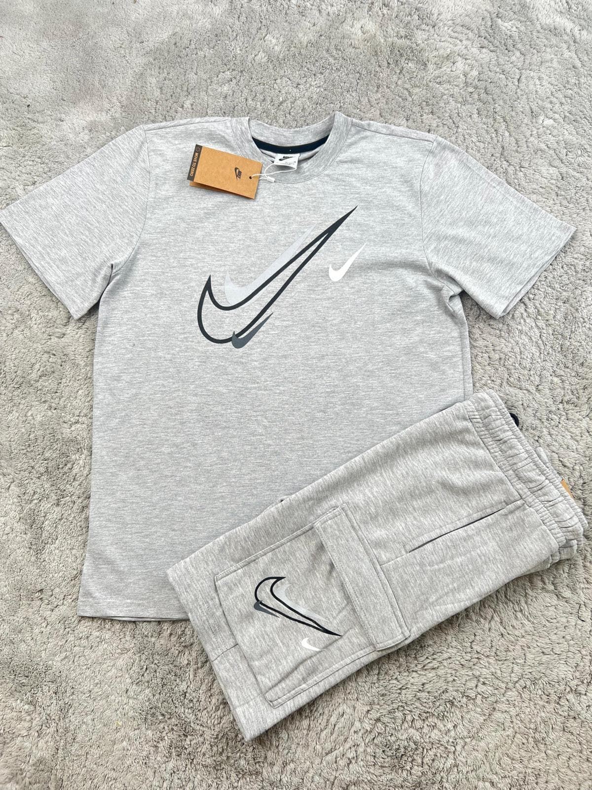 Conjunto Nike gris - Imagen 1