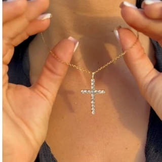 Conjunto pendientes princesa y collar cruz con circonitas - Imagen 2