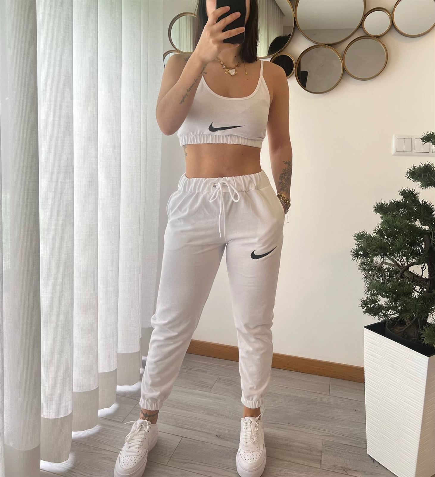 Conjunto top y pantalón Nike - Imagen 1