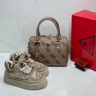 Conjunto zapatillas Guess y bolso Guess bowler - Imagen 2