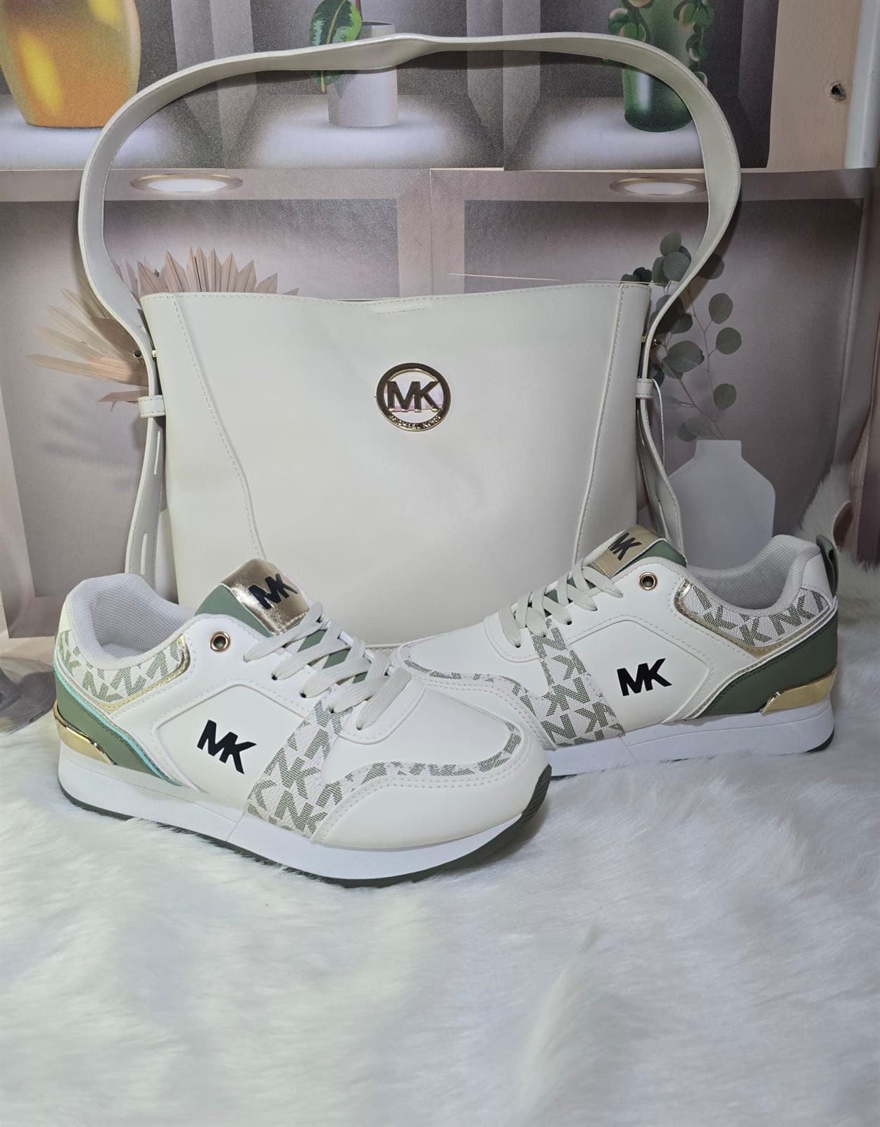 Conjunto zapatillas y bolso Michael Kors - Imagen 2