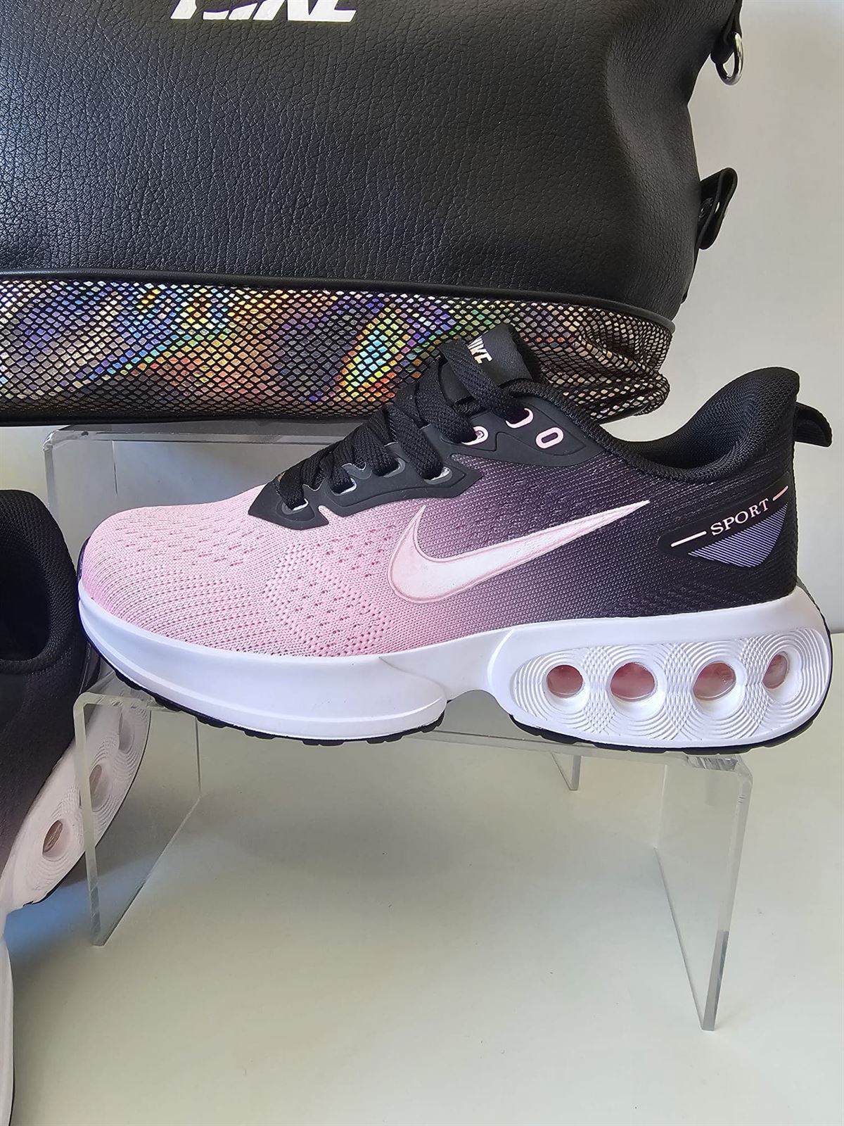 Conjunto zapatillas y bolso Nike - Imagen 3