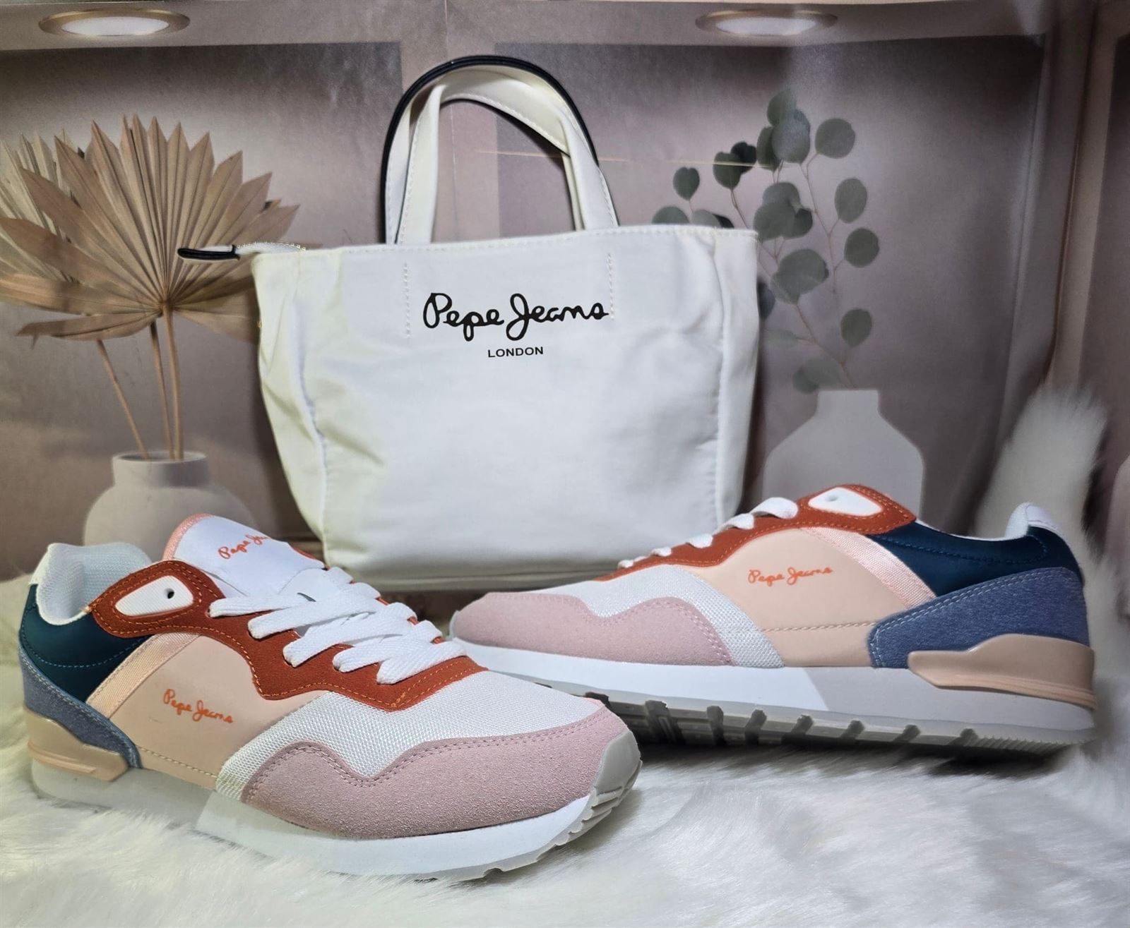 Conjunto zapatillas y bolso Pepe Jeans - Imagen 1