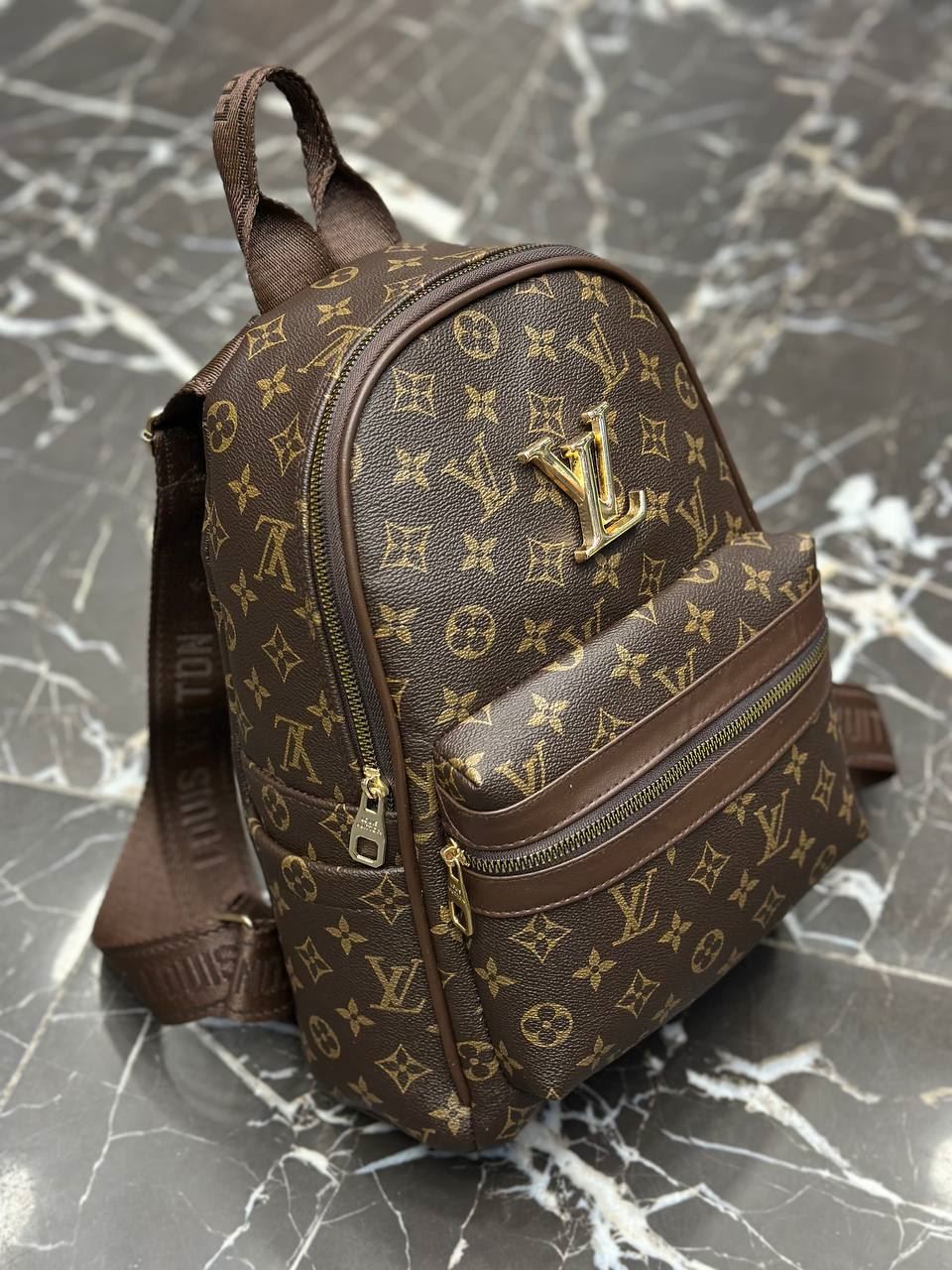 Mochila Louis Vuitton - Imagen 2