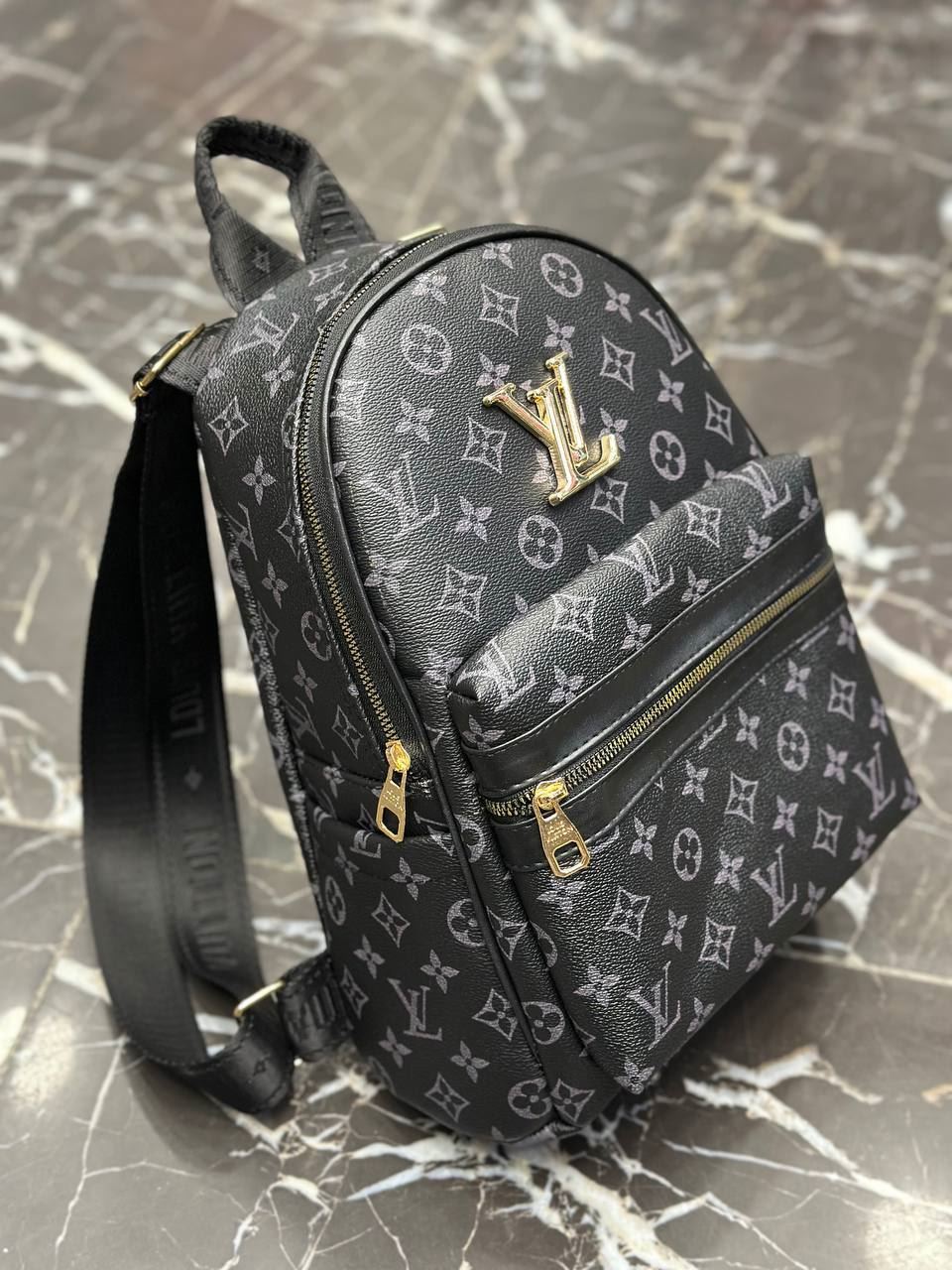 Mochila Louis Vuitton - Imagen 3