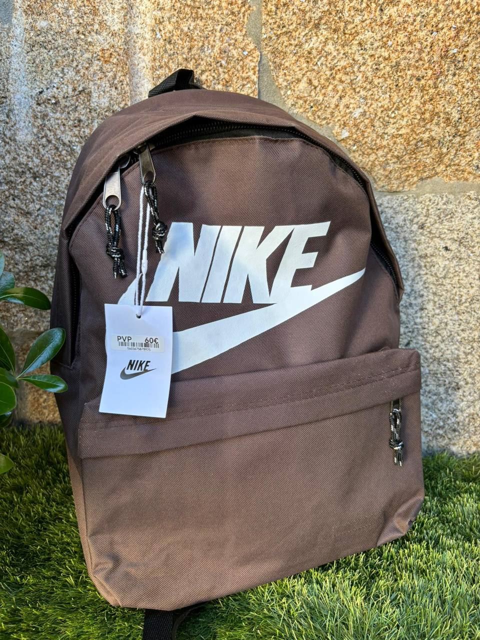 Mochila Nike - Imagen 1