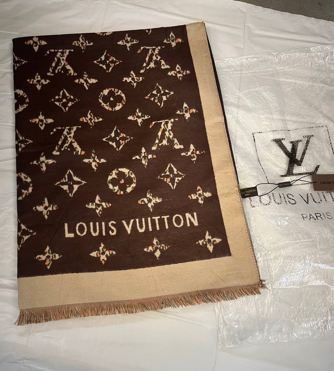 Pañuelo Louis Vuitton - Imagen 1