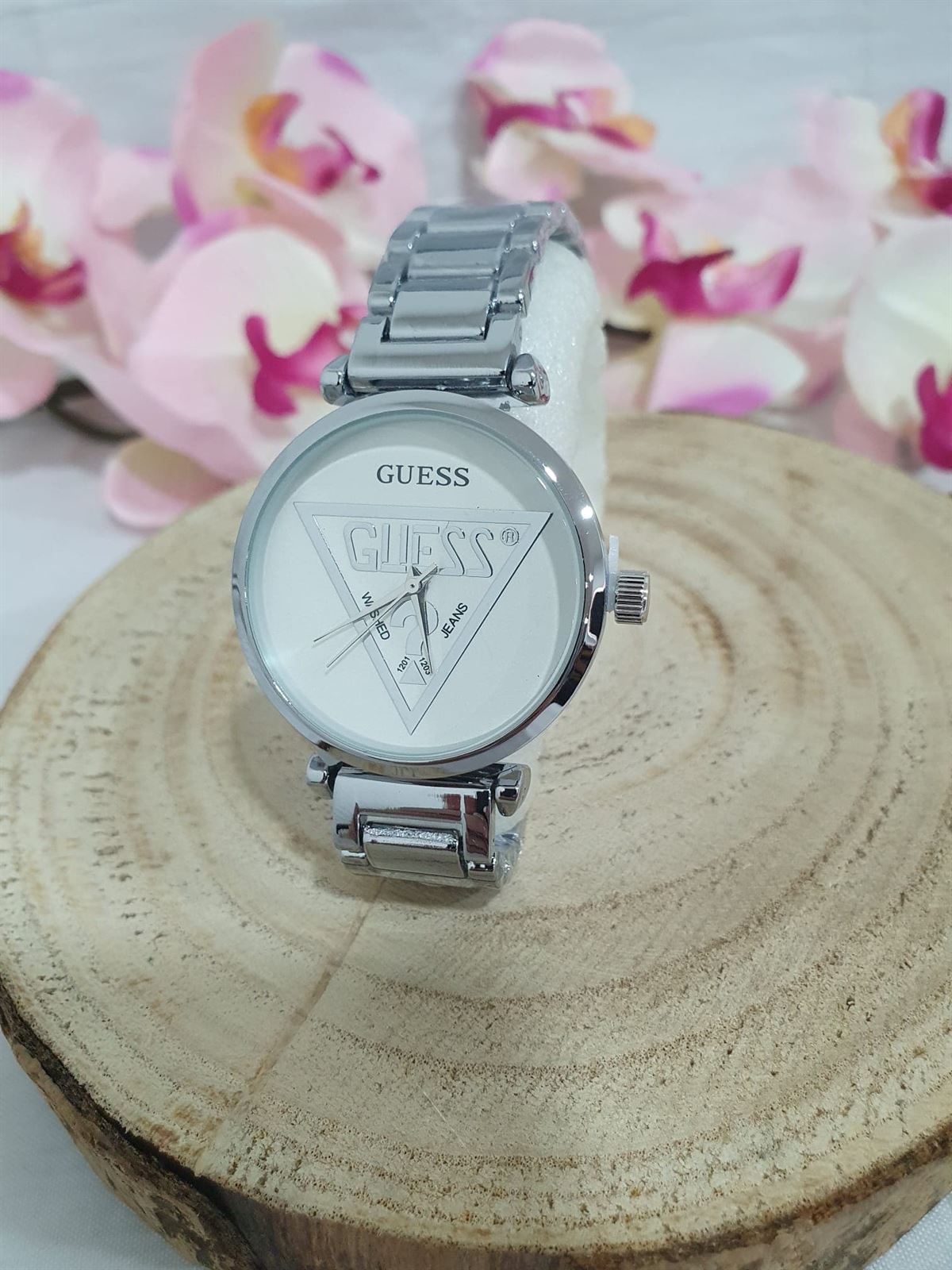 Reloj Guess triángulo - Imagen 1