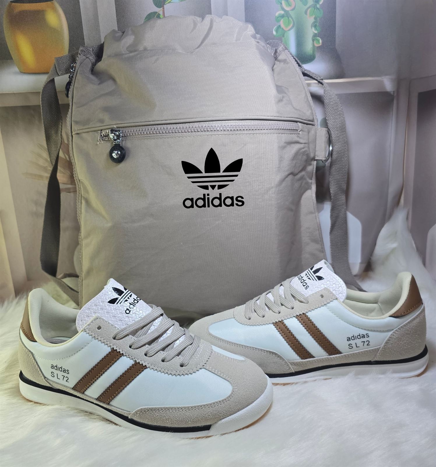 Zapatillas Adidas SL 72 y mochila - Imagen 1