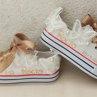 Zapatillas Converse bajas con mariposas comunión - Imagen 1