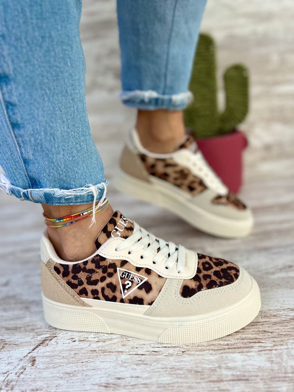 Zapatillas Guess leopardo - Imagen 2